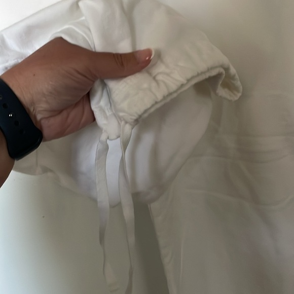 Eddie Bauer Medium White 100% Cotton Capris - Picture 3 of 6